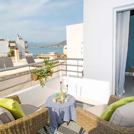 Top Floor Apartment In Chalkís Buitenkant foto